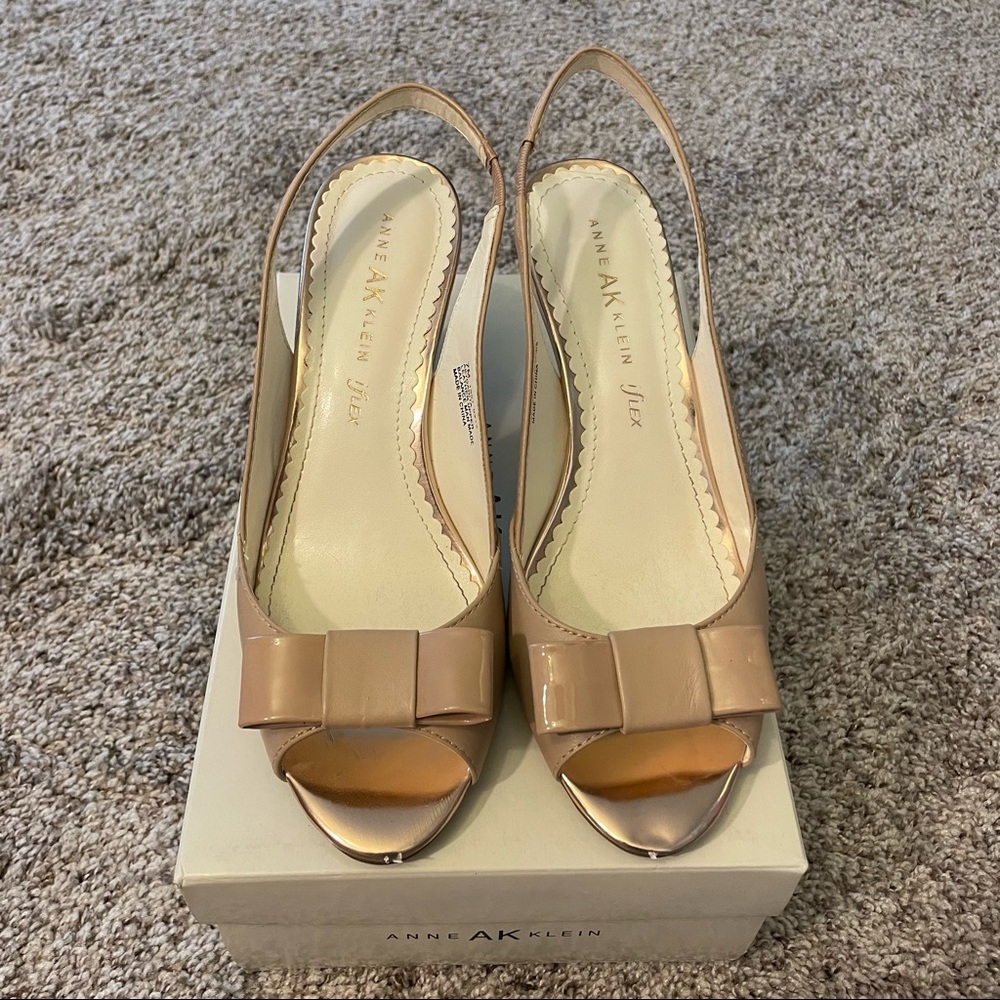 Anne Klein Nude Slingback Heels Size 7